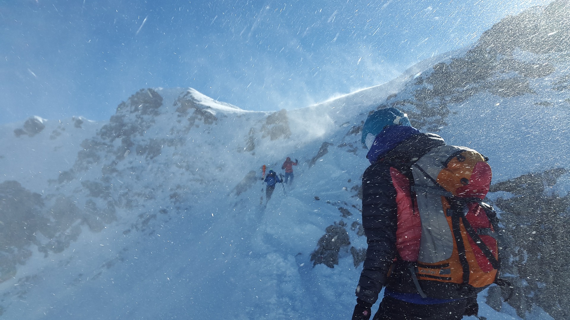 Pomimo trudnych warunków atmosferycznych wyszedł w Tatry, niestety spadł z 400 metrów